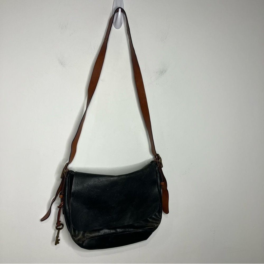 Fossil Harper flap crossbody bag black leather brown leather strap medium size